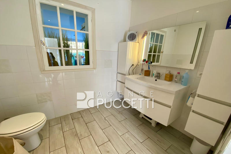 Villa - 180 m² - 6 pièces