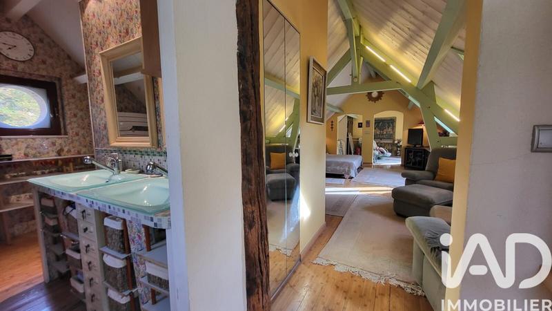 Maison - 235 m² - 10 pièces