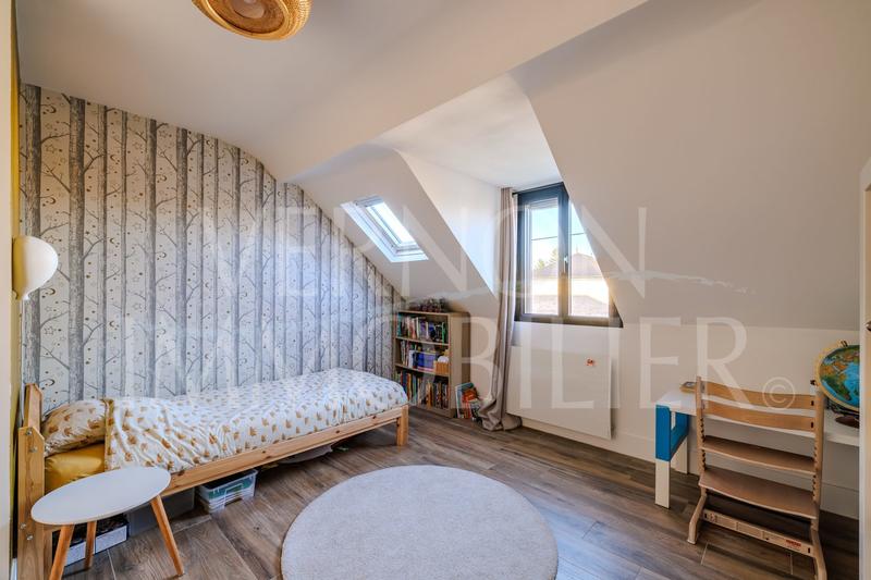 Maison - 143 m² - 7 pièces