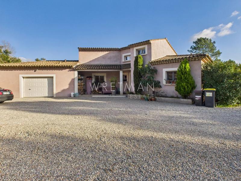 Villa - 207 m² - 6 pièces