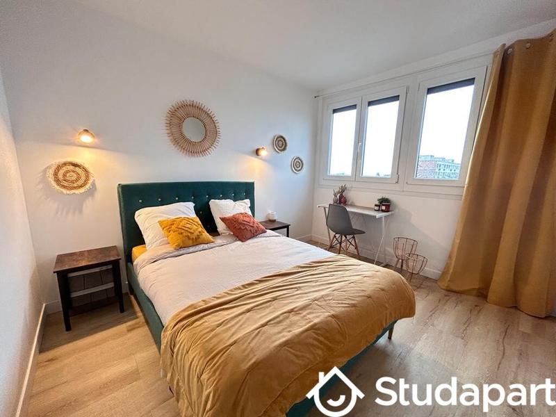 Chambre - 13 m² - 1 pièce