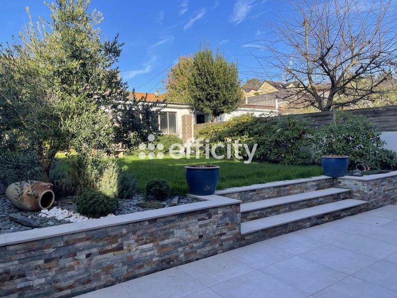 Pavillon - 130 m² - 5 pièces