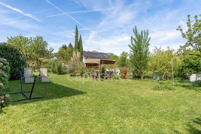 Maison - 211 m² - 10 pièces