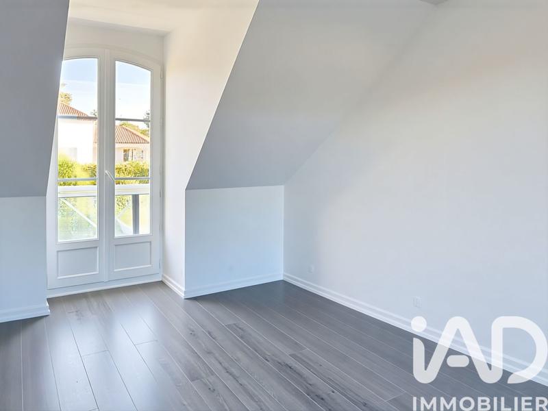 Maison - 202 m² - 8 pièces
