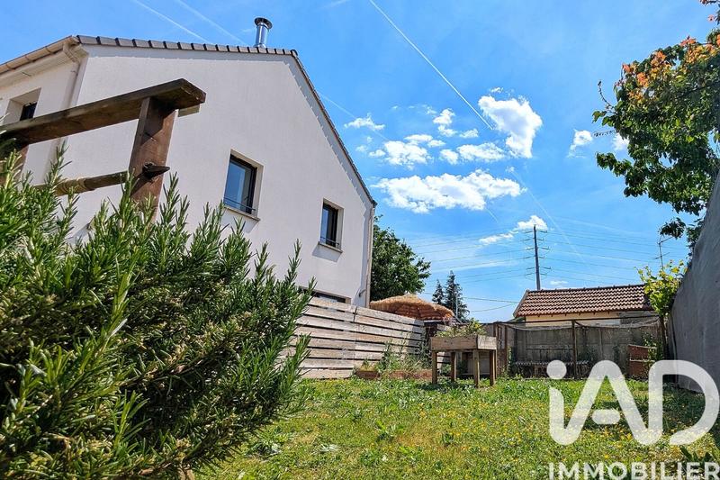 Maison - 94 m² - 5 pièces