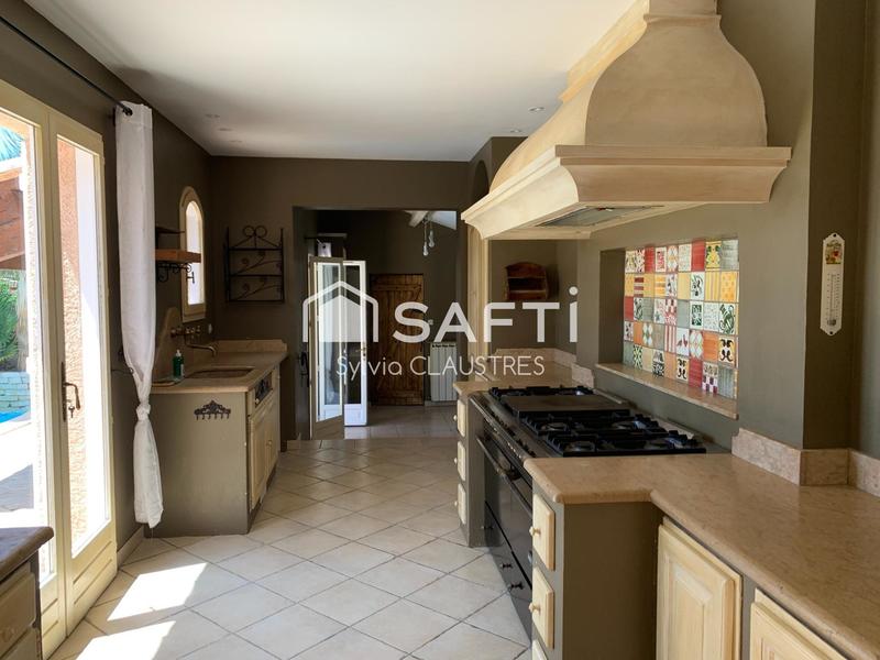 Maison - 186 m² - 6 pièces