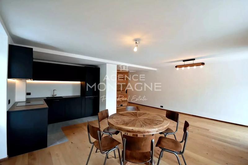 Appartement - 80 m² - 4 pièces