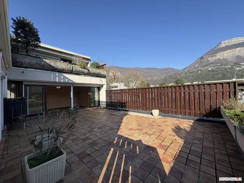 Appartement - 99 m² - 4 pièces