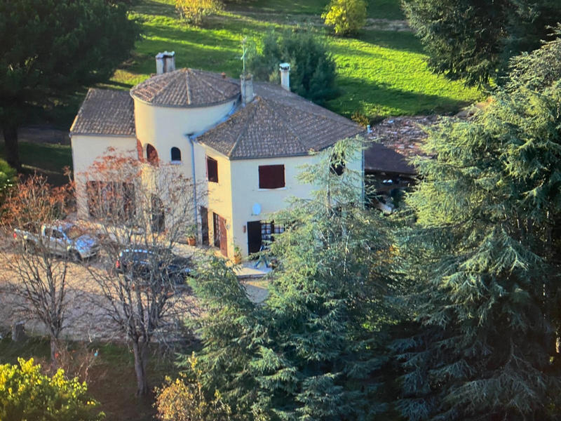 Maison - 220 m² - 7 pièces