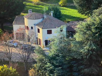 Maison - 220 m² - 7 pièces