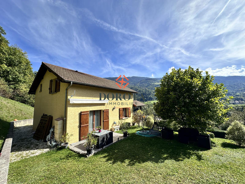 Maison traditionnelle - 117 m² - 5 pièces