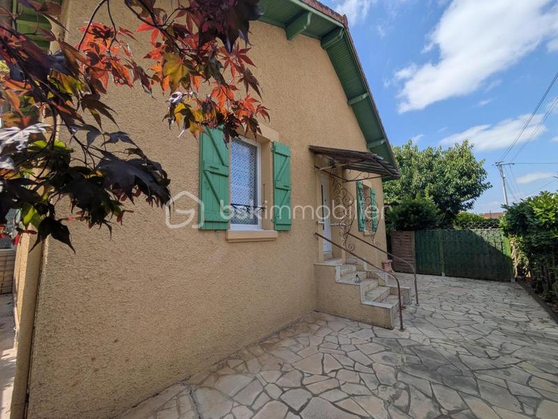 Maison traditionnelle - 186 m² - 8 pièces