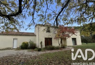 Maison - 185 m² - 8 pièces