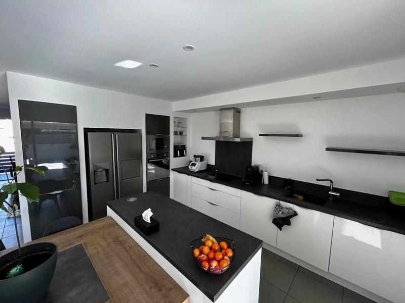 Maison - 102 m² - 4 pièces