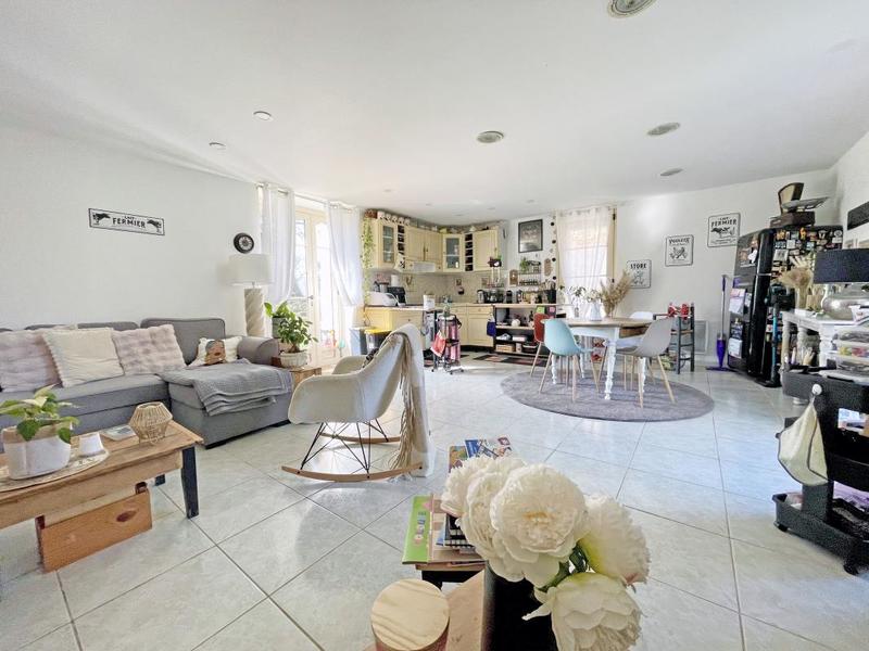 Maison en pierre - 228 m² - 8 pièces