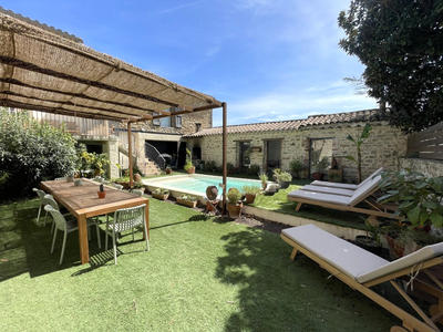 Mas - 293 m² - 11 pièces