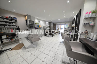 Local commercial - 42 m² - 2 pièces