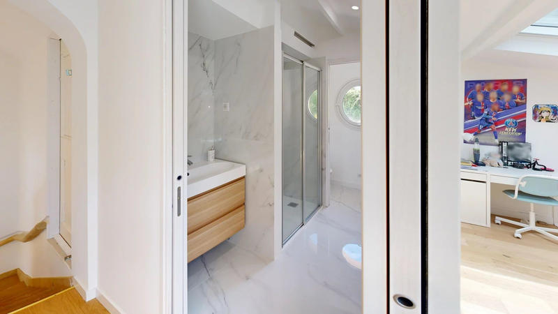 Maison - 200 m² - 6 pièces