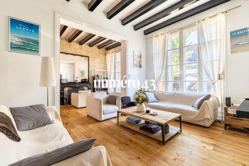 Maison - 284 m² - 7 pièces