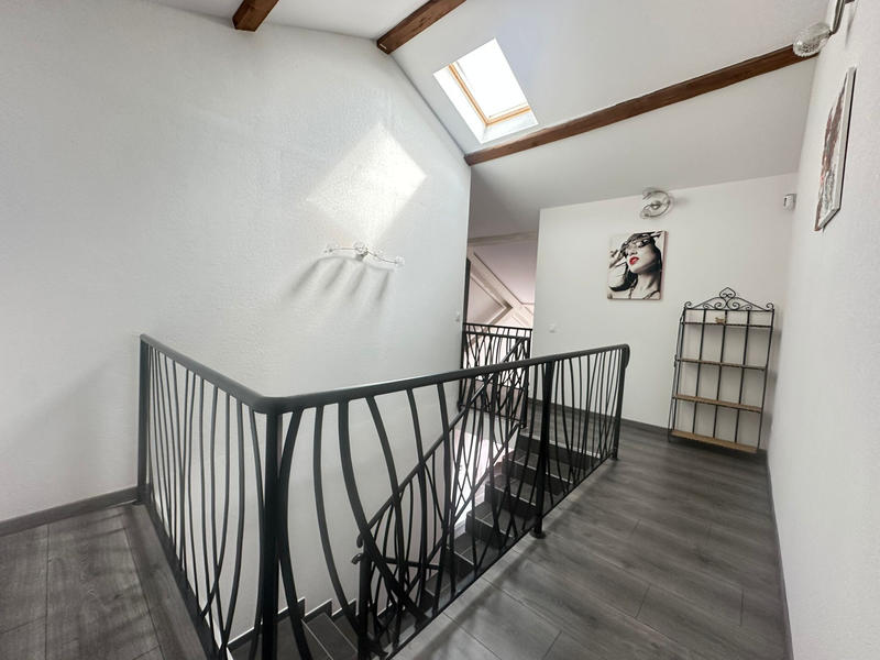 Maison - 245 m² - 8 pièces