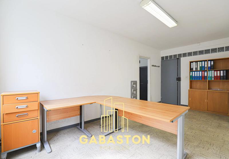 Bureau - 125 m² - 6 pièces