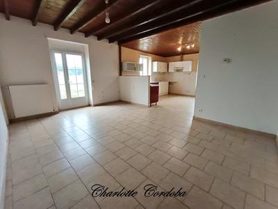 Maison - 95 m² - 4 pièces