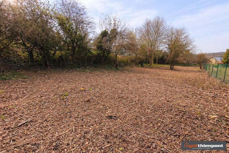 Terrain constructible - 824 m²