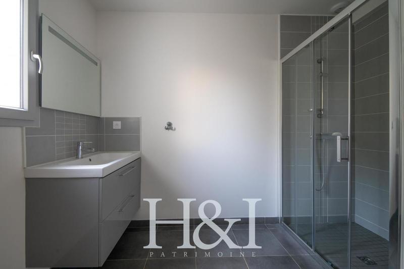 Propriété - 100 m² - 5 pièces