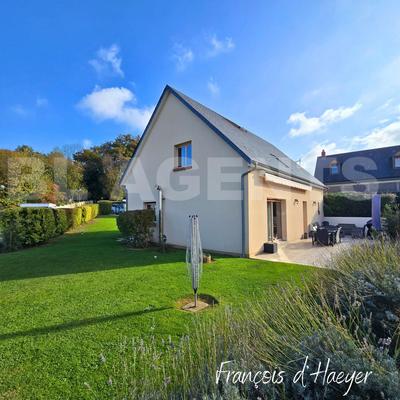 Maison traditionnelle - 154 m² - 6 pièces