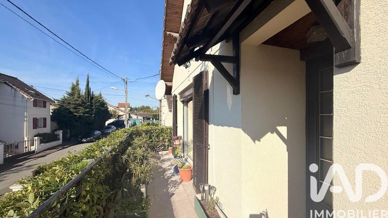 Maison - 230 m² - 9 pièces