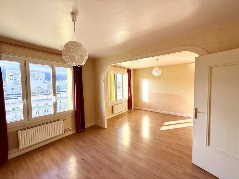 Appartement - 92 m² - 4 pièces