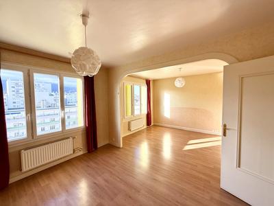 Appartement - 92 m² - 4 pièces