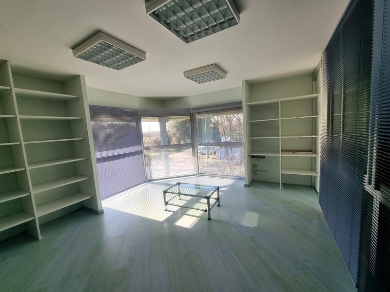 Local artisanal - 179 m² - 5 pièces