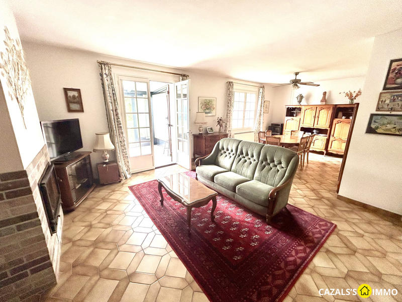 Maison traditionnelle - 204 m² - 9 pièces