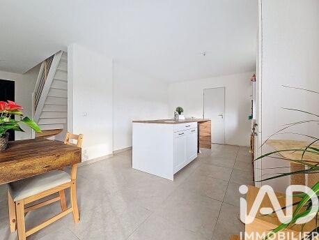 Maison - 99 m² - 5 pièces