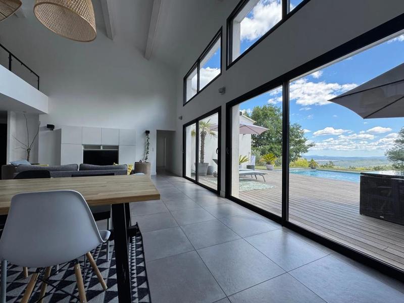 Maison - 187 m² - 7 pièces