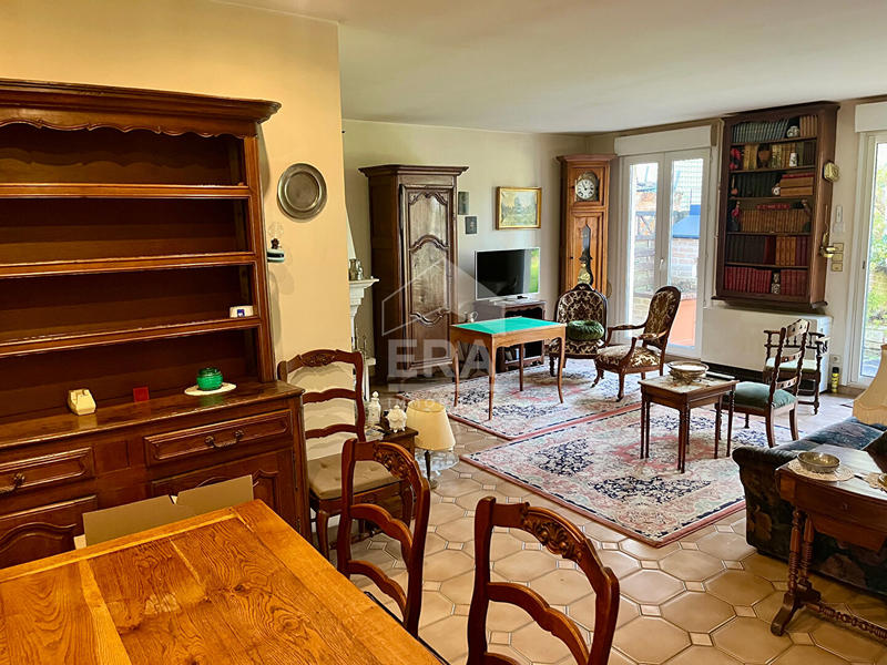 Maison - 95 m² - 5 pièces