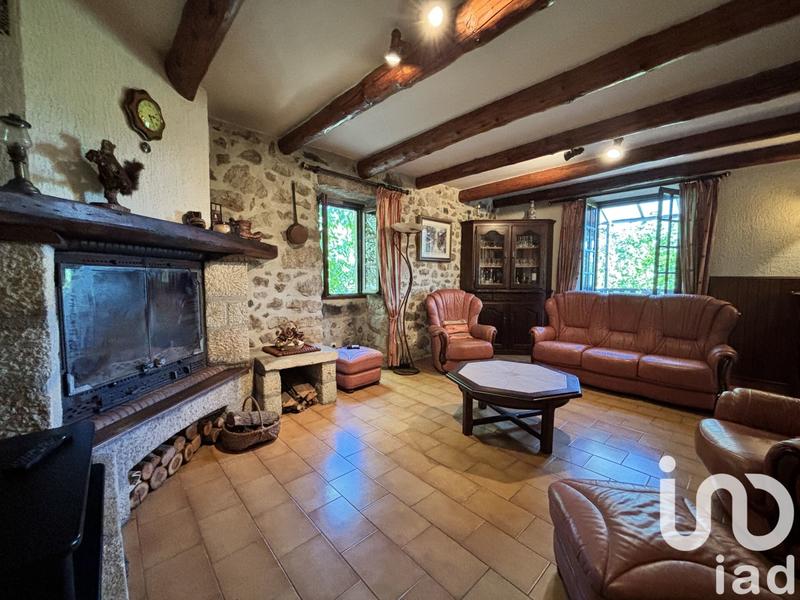 Maison - 220 m² - 10 pièces