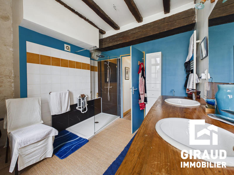 Maison ancienne - 178 m² - 8 pièces