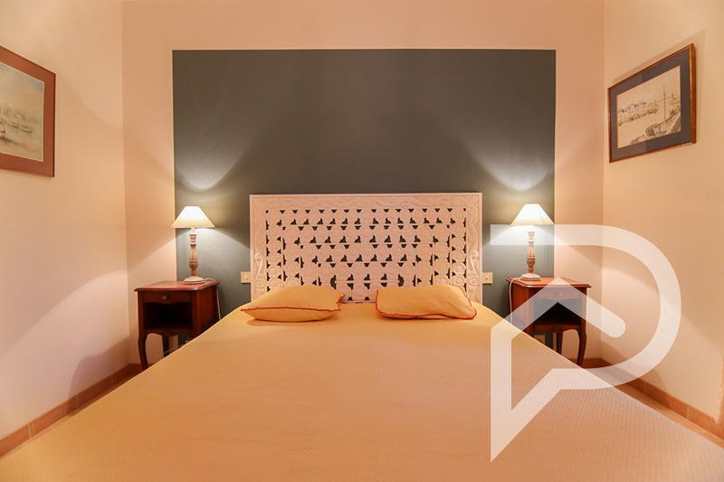 Maison - 208 m² - 7 pièces