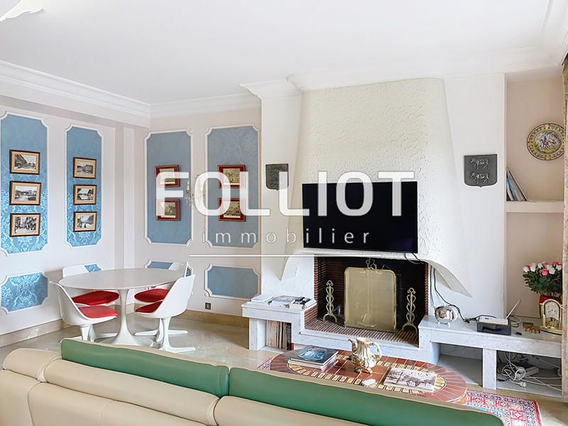 Appartement - 211 m² - 7 pièces