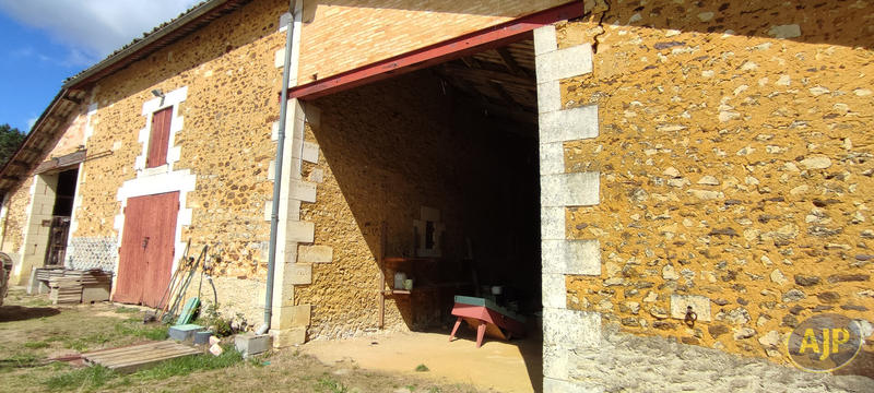 Maison - 236 m² - 7 pièces