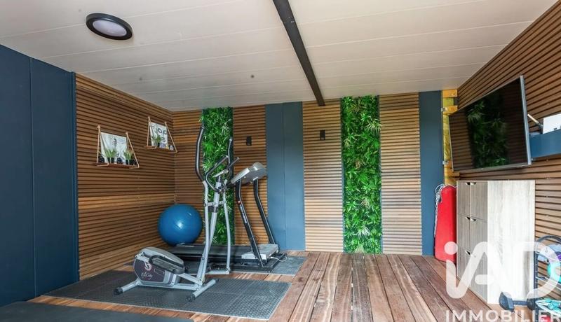 Maison - 170 m² - 8 pièces