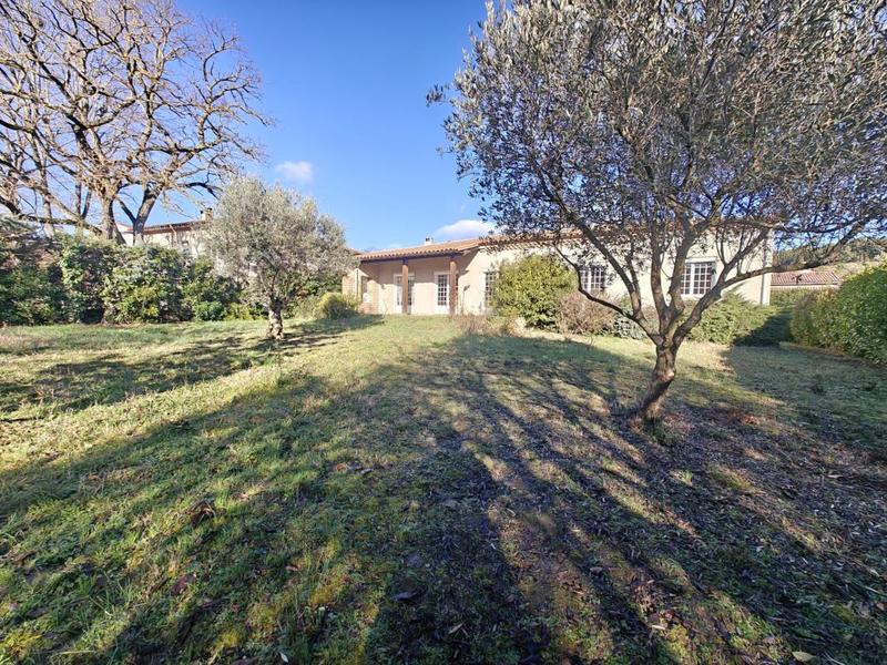 Villa - 161 m² - 6 pièces