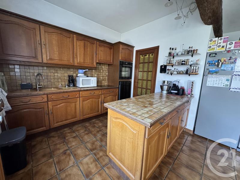 Maison - 210 m² - 7 pièces