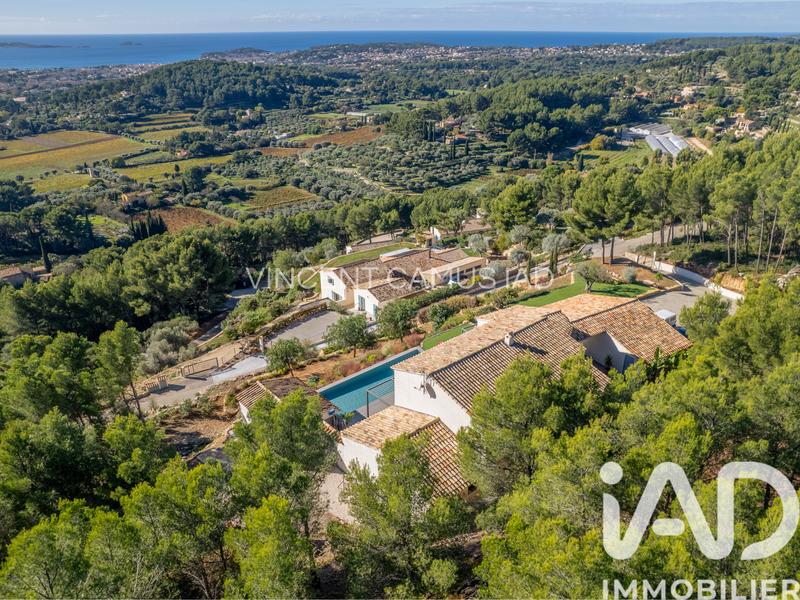 Maison - 270 m² - 7 pièces