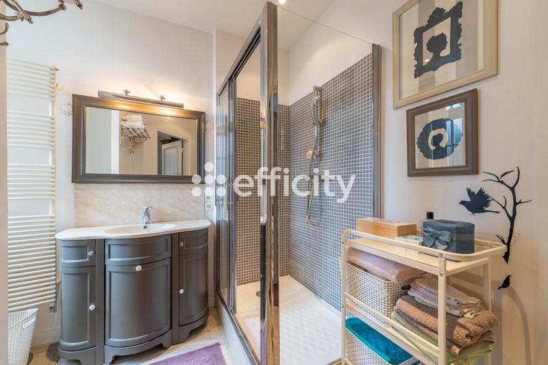 Appartement - 147 m² - 6 pièces