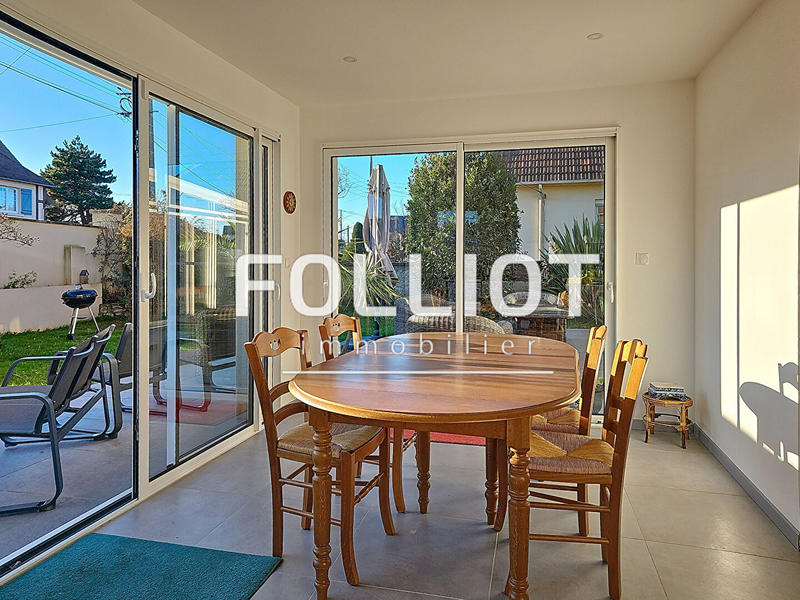 Maison - 227 m² - 7 pièces