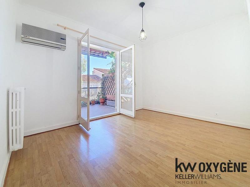 Maison - 223 m² - 9 pièces