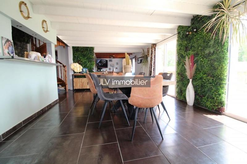 Maison - 140 m² - 5 pièces